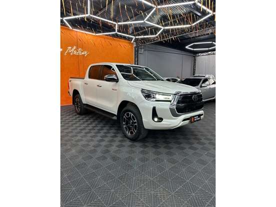 TOYOTA-HILUX-2022