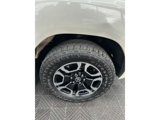 TOYOTA-HILUX-2022
