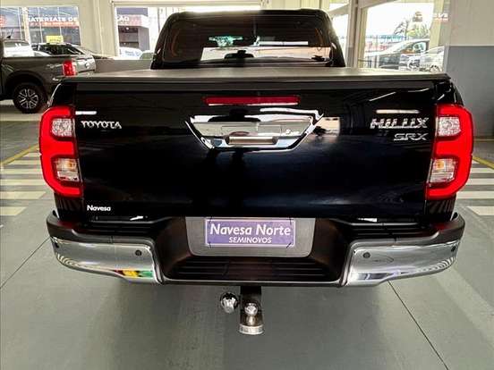 TOYOTA-HILUX-2.8 D-4D TURBO DIESEL CD SRX 4X4 AUTOMÁTICO TOYOTA-HILUX-2025