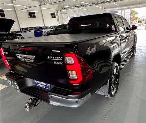 TOYOTA-HILUX-2025