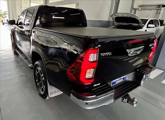 TOYOTA-HILUX-2025