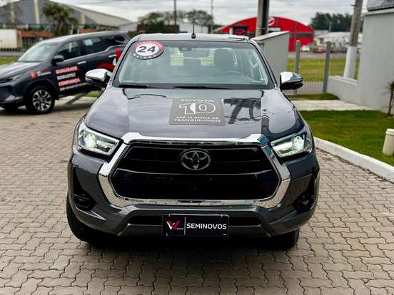TOYOTA-HILUX-2.8 D-4D TURBO DIESEL CD SRX 4X4 AUTOMÁTICO TOYOTA-HILUX-2024