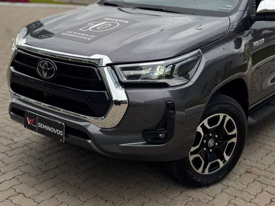 TOYOTA-HILUX-2024
