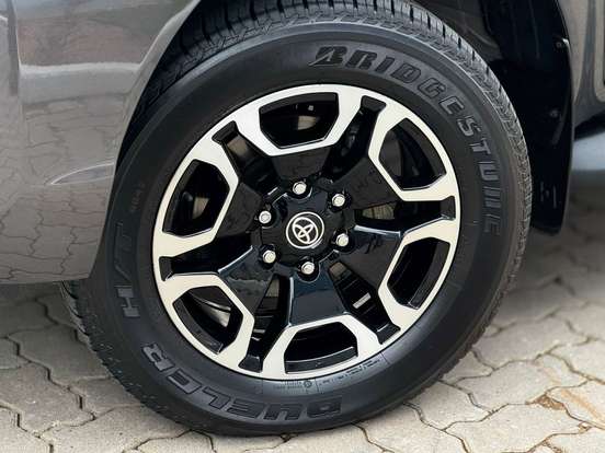 TOYOTA-HILUX-2024