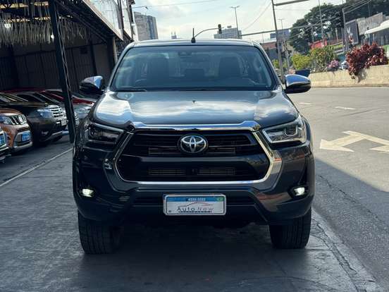 TOYOTA-HILUX-2.8 D-4D TURBO DIESEL CD SRX 4X4 AUTOMÁTICO TOYOTA-HILUX-2022