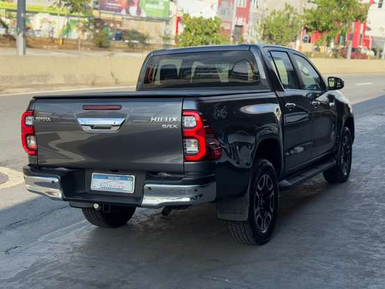 TOYOTA-HILUX-2022