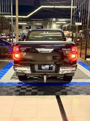 TOYOTA-HILUX-2022