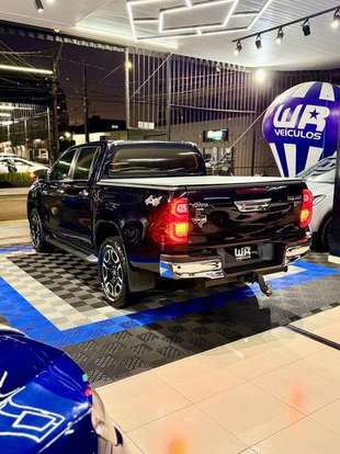 TOYOTA-HILUX-2022