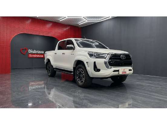 TOYOTA-HILUX-2.8 D-4D TURBO DIESEL CD SRX PLUS 4X4 AUTOMÁTICO TOYOTA-HILUX-2024