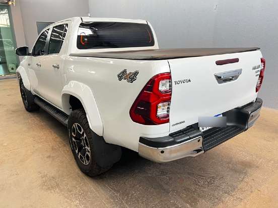 TOYOTA-HILUX-2024