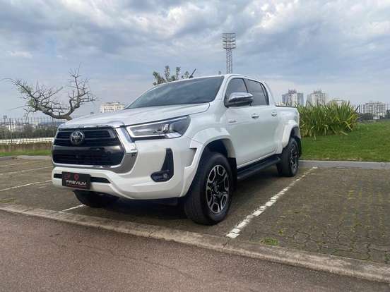 TOYOTA-HILUX-2.8 D-4D TURBO DIESEL CD SRX PLUS 4X4 AUTOMÁTICO TOYOTA-HILUX-2024