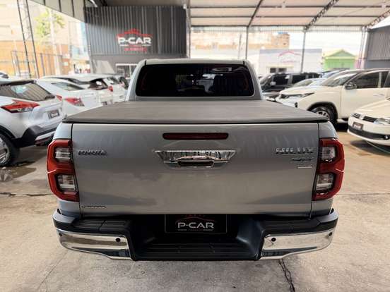 TOYOTA-HILUX-2.8 D-4D TURBO DIESEL CD SRX PLUS 4X4 AUTOMÁTICO TOYOTA-HILUX-2024