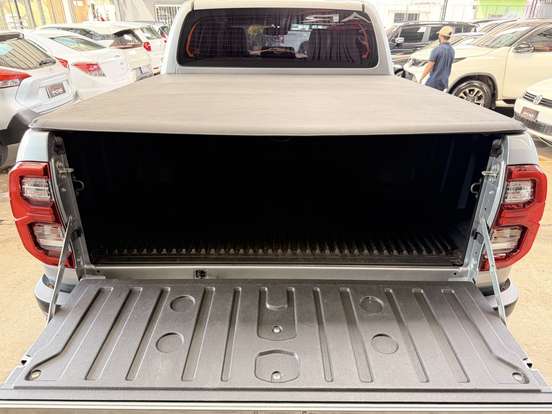 TOYOTA-HILUX-2024