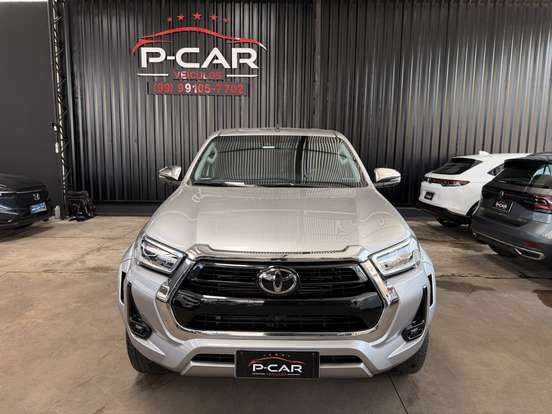 TOYOTA-HILUX-2.8 D-4D TURBO DIESEL CD SRX PLUS 4X4 AUTOMÁTICO TOYOTA-HILUX-2024