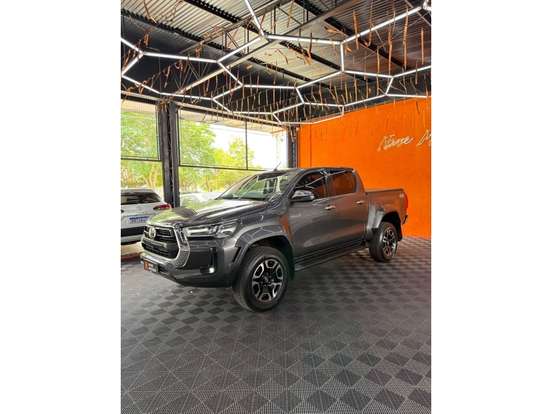 TOYOTA-HILUX-2024