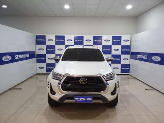 TOYOTA-HILUX-2.8 D-4D TURBO DIESEL CD SRX PLUS 4X4 AUTOMÁTICO TOYOTA-HILUX-2024