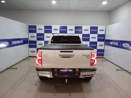 TOYOTA-HILUX-2.8 D-4D TURBO DIESEL CD SRX PLUS 4X4 AUTOMÁTICO TOYOTA-HILUX-2024