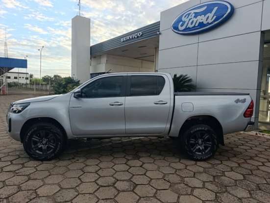 TOYOTA-HILUX-2025