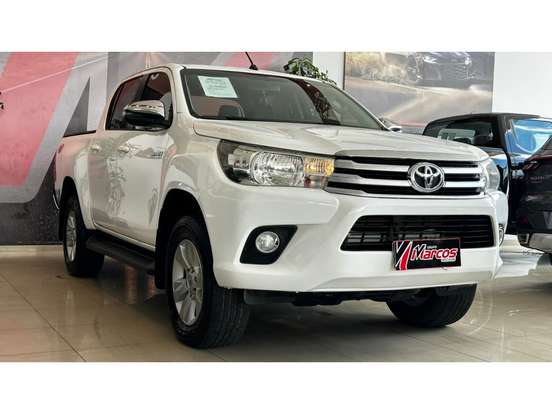 TOYOTA-HILUX-2018