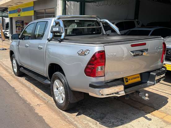 TOYOTA-HILUX-2018