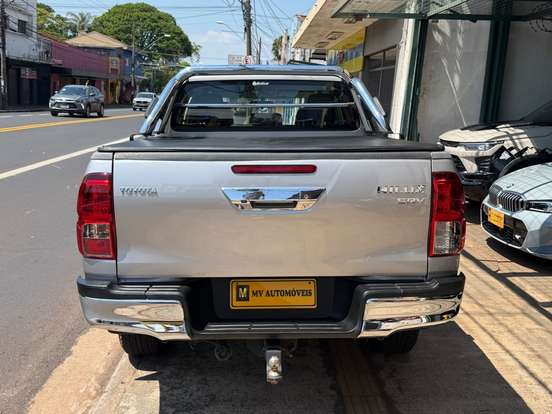 TOYOTA-HILUX-2.8 SRV 4X4 CD 16V DIESEL 4P AUTOMÁTICO TOYOTA-HILUX-2018