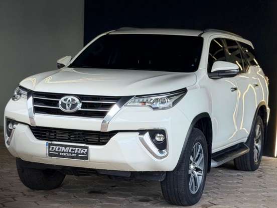 TOYOTA-HILUX-2.8 SRX 4X4 CD 16V DIESEL 4P AUTOMÁTICO TOYOTA-HILUX-2019
