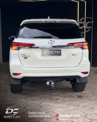 TOYOTA-HILUX-2019