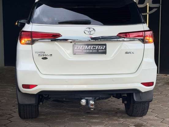 TOYOTA-HILUX-2.8 SRX 4X4 CD 16V DIESEL 4P AUTOMÁTICO TOYOTA-HILUX-2019