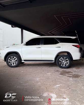 TOYOTA-HILUX-2019