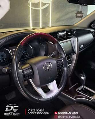 TOYOTA-HILUX-2019