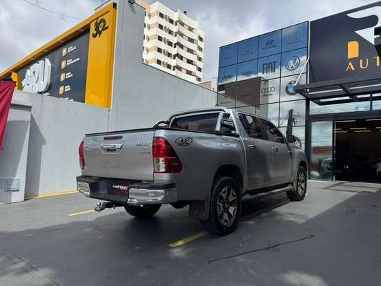 TOYOTA-HILUX-2020