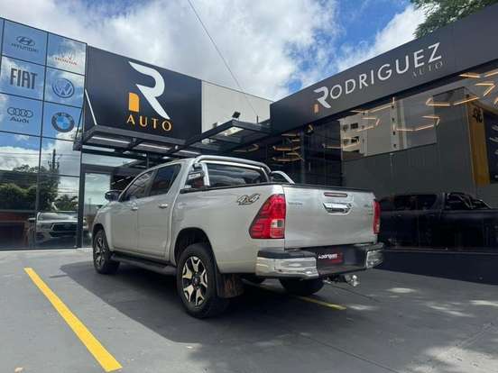 TOYOTA-HILUX-2020
