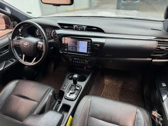 TOYOTA-HILUX-2020