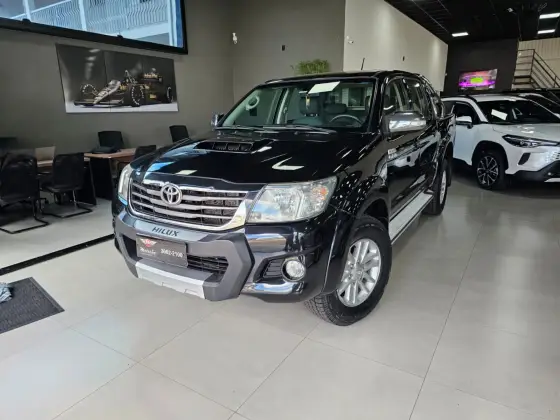 TOYOTA HILUX 3.0 SR 4X4 CD 16V TURBO INTERCOOLER DIESEL 4P AUTOMÁTICO