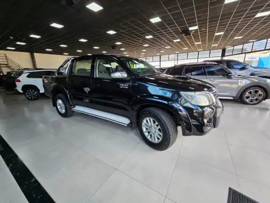 TOYOTA-HILUX-2013