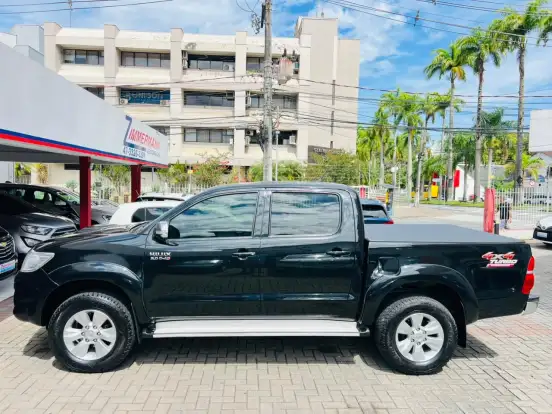 TOYOTA-HILUX-3.0 SRV 4X4 CD 16V TURBO INTERCOOLER DIESEL 4P AUTOMÁTICO TOYOTA-HILUX-2012