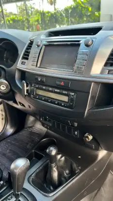 TOYOTA-HILUX-2014