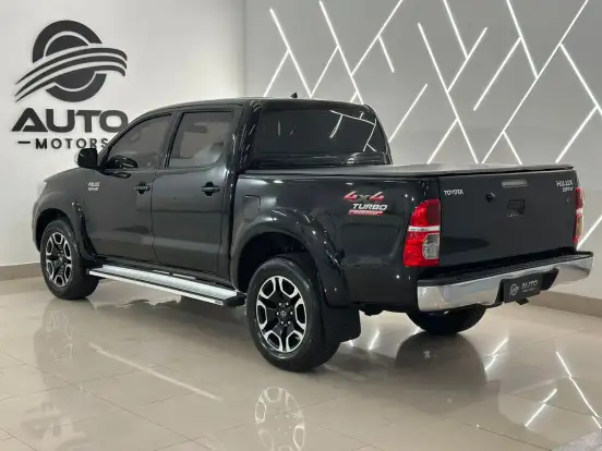 TOYOTA-HILUX-2014