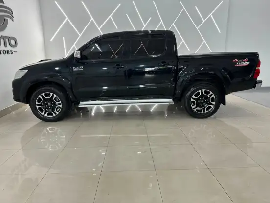 TOYOTA-HILUX-2014