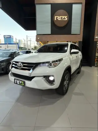 TOYOTA HILUX SW4 2.7 SRV 7 LUGARES 4X2 16V FLEX 4P AUTOMÁTICO