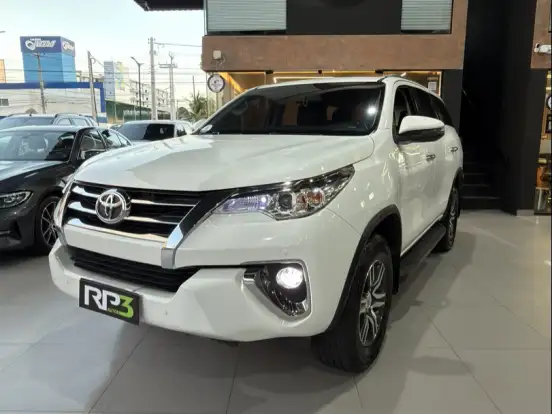 TOYOTA-HILUX SW4-2.7 SRV 7 LUGARES 4X2 16V FLEX 4P AUTOMÁTICO TOYOTA-HILUX SW4-2018