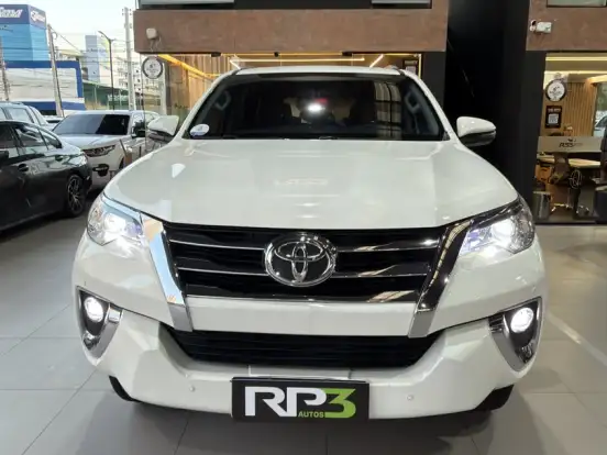 TOYOTA-HILUX SW4-2.7 SRV 7 LUGARES 4X2 16V FLEX 4P AUTOMÁTICO TOYOTA-HILUX SW4-2018