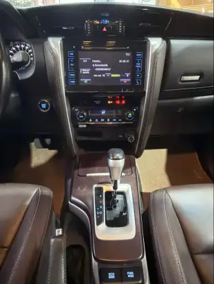 TOYOTA-HILUX SW4-2018