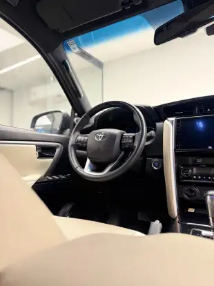 TOYOTA-HILUX SW4-2024
