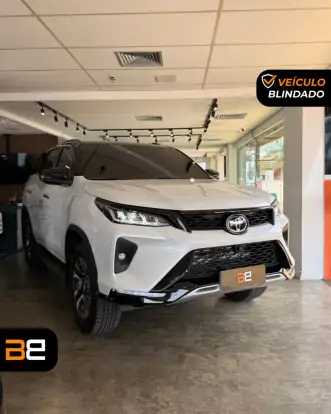 TOYOTA-HILUX SW4-2025