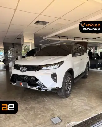 TOYOTA-HILUX SW4-2025