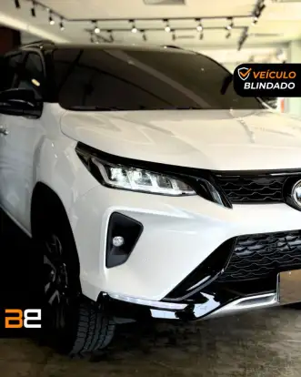TOYOTA-HILUX SW4-2025