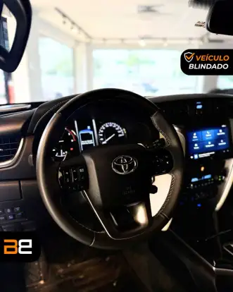 TOYOTA-HILUX SW4-2025