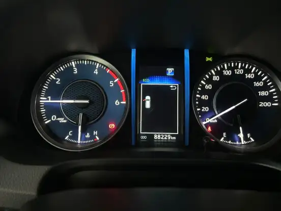 TOYOTA-HILUX SW4-2021