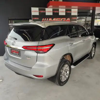 TOYOTA-HILUX SW4-2022